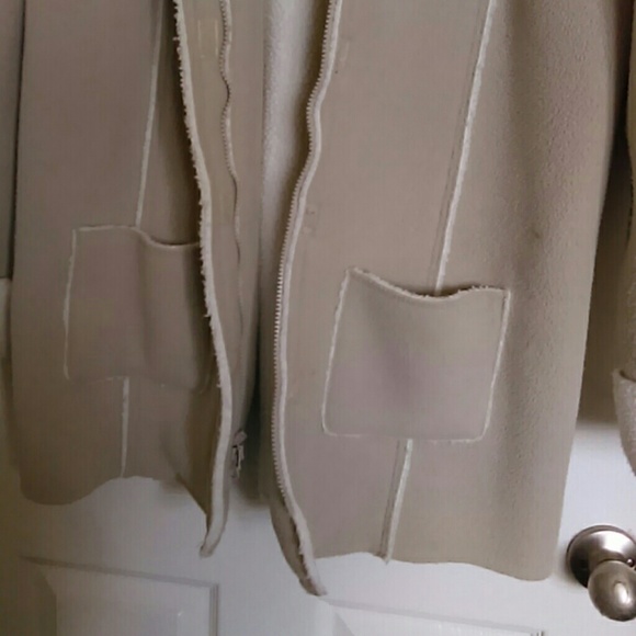 Coat - Picture 3 of 4